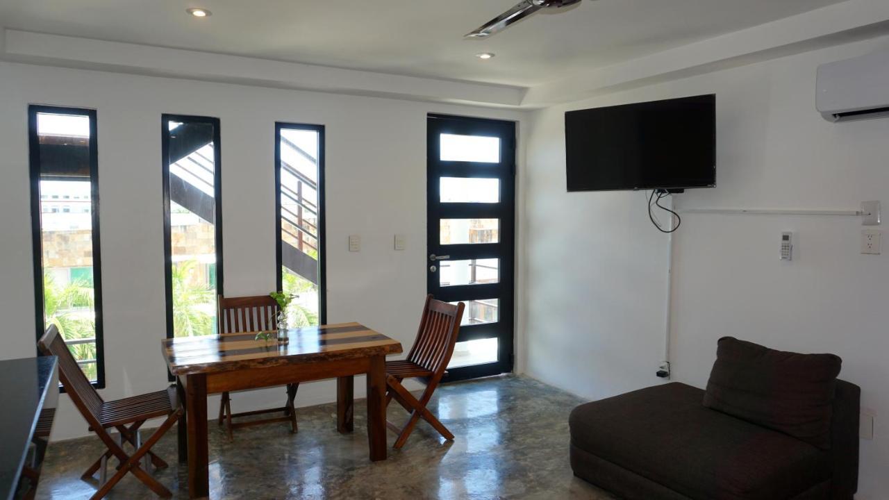 Casa Ticul Hotel Boutique - 5Th Ave (Adults Only) Playa del Carmen Dış mekan fotoğraf A living room with a television