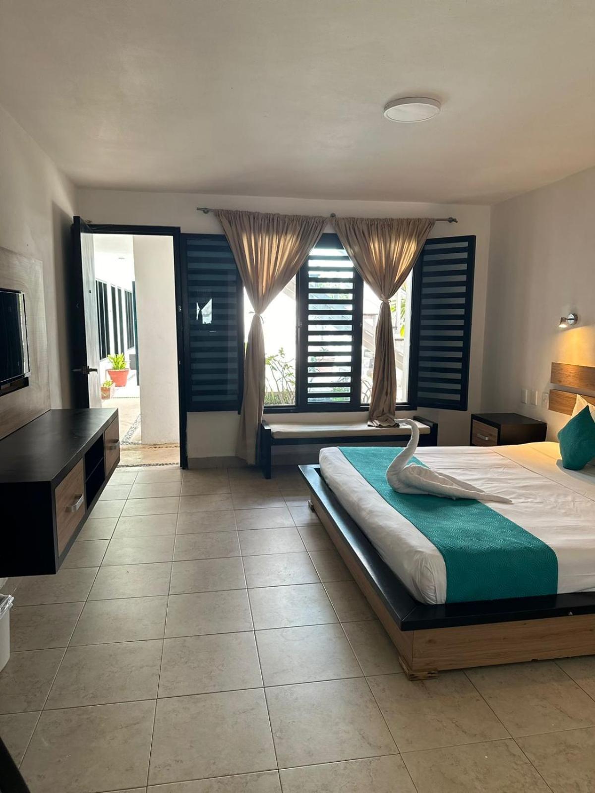 Casa Ticul Hotel Boutique - 5Th Ave (Adults Only) Playa del Carmen Dış mekan fotoğraf A room at the hotel